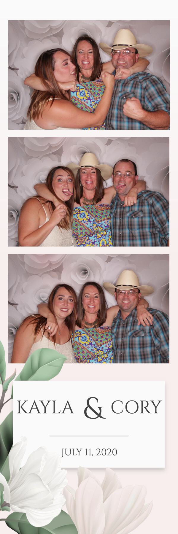 Kayla and Cory Wedding | View more photos from the event at gallery.photoboothbillings.com/u/PhotoBoothBillings/Kayla-and-Cory-Wedding
